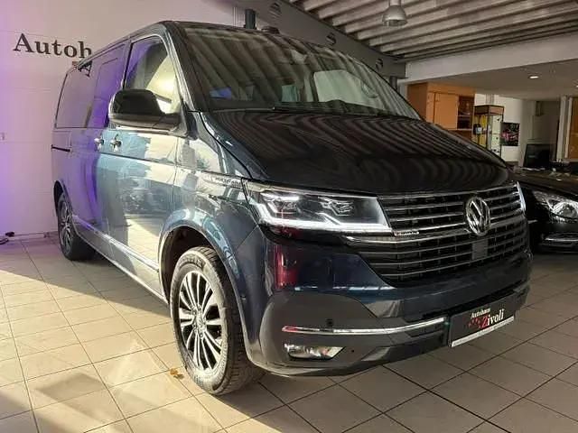 Usata VW Multivan 204 CV (150 kW) 2022 Blu Monovolume