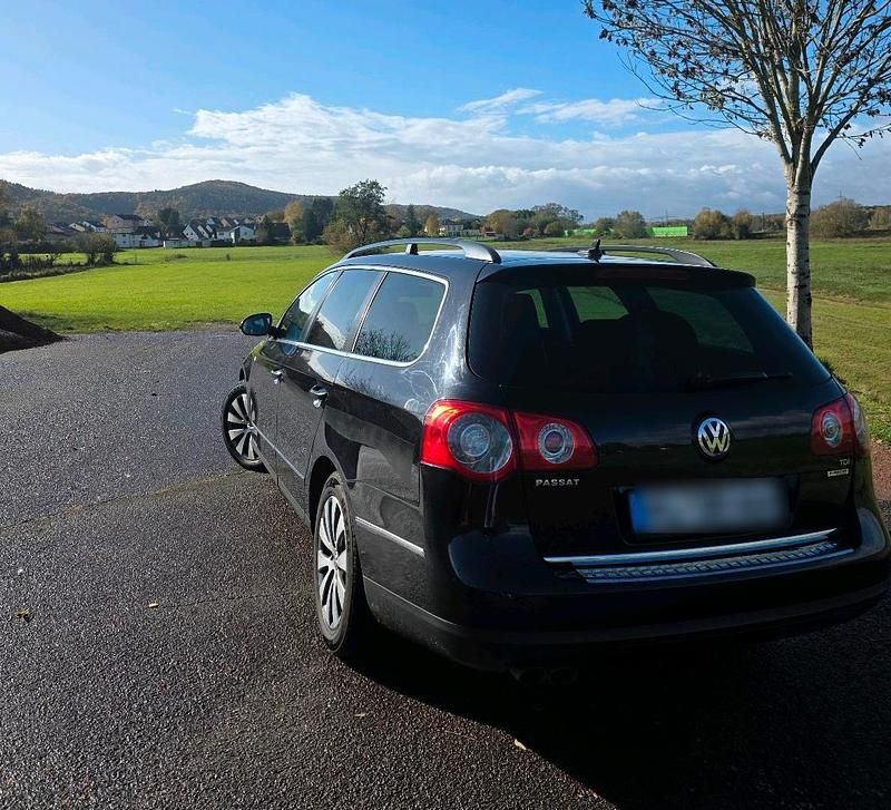 Schwarz Gebraucht 2009 VW Passat Limousine | 3.990 € (Fairer Preis) - Bild 1/4