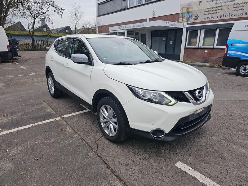 Weiß Gebraucht 2016 Nissan Qashqai SUV | 8.500 € - Bild 1/4