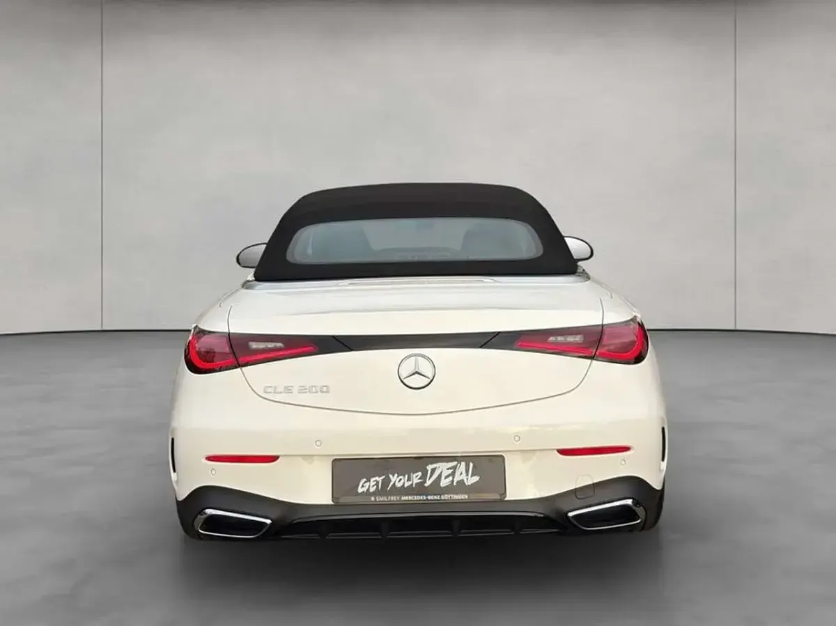 Gebraucht Mercedes CLE200 AMG 204 PS (150 kW) 2026 Weiß Cabrio