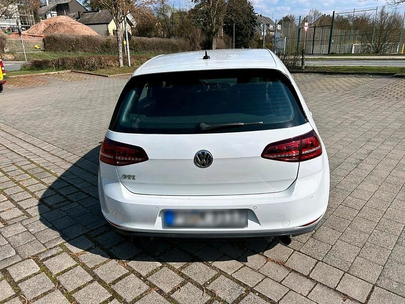 Gebraucht VW Golf VII GTI 220 PS (161 kW) 2017 Weiß Kleinwagen