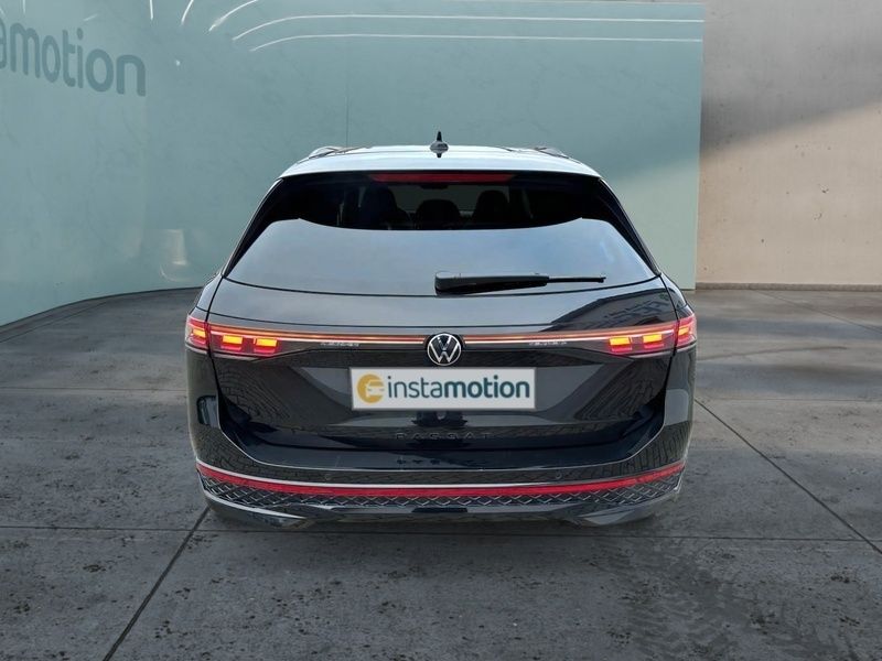Gebraucht VW Passat R-line 150 PS (110 kW) 2024 Schwarz Kombi