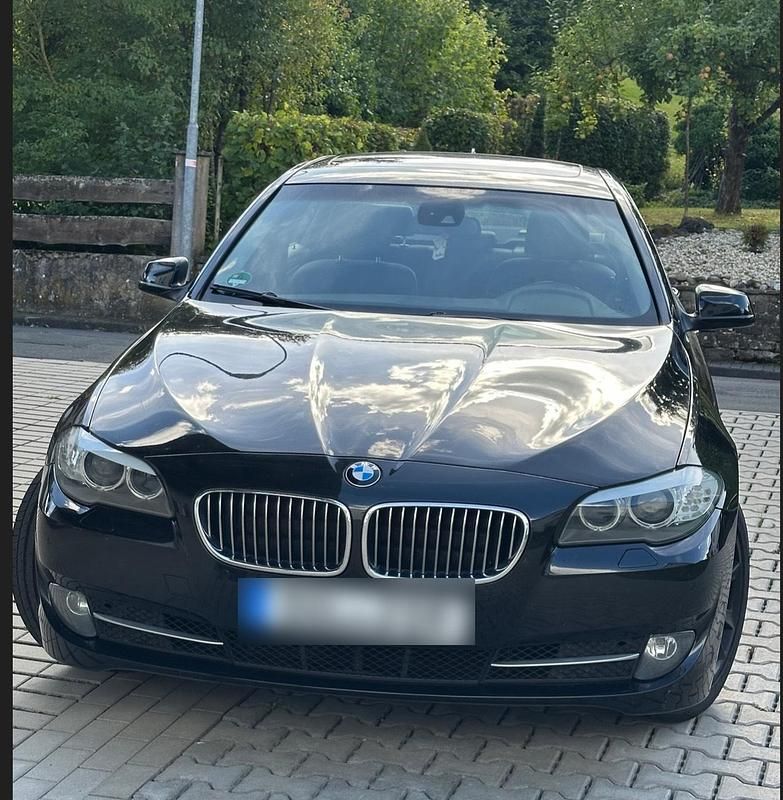 Schwarz Gebraucht 2010 BMW 525 Limousine | 10.700 € (Fairer Preis) - Bild 1/4