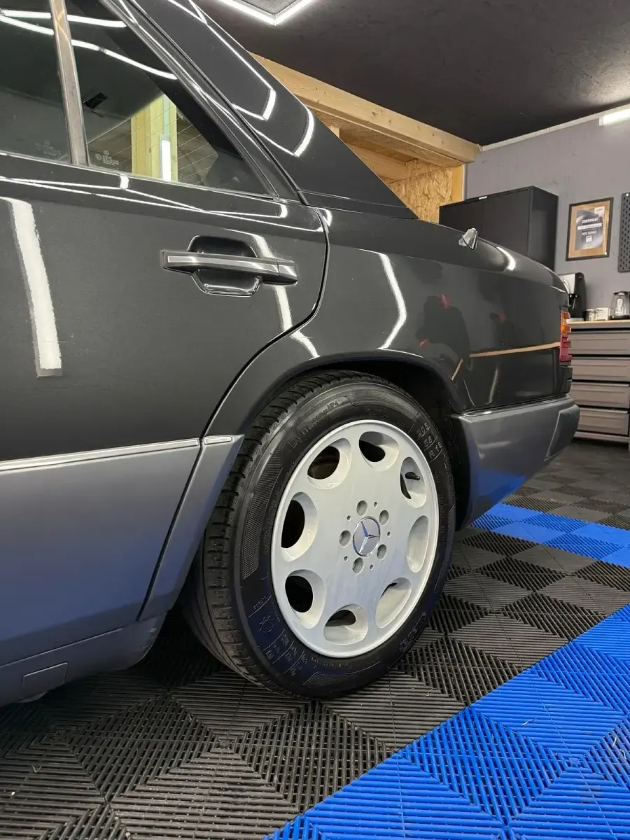Gebraucht Mercedes E220 1993 Limousine