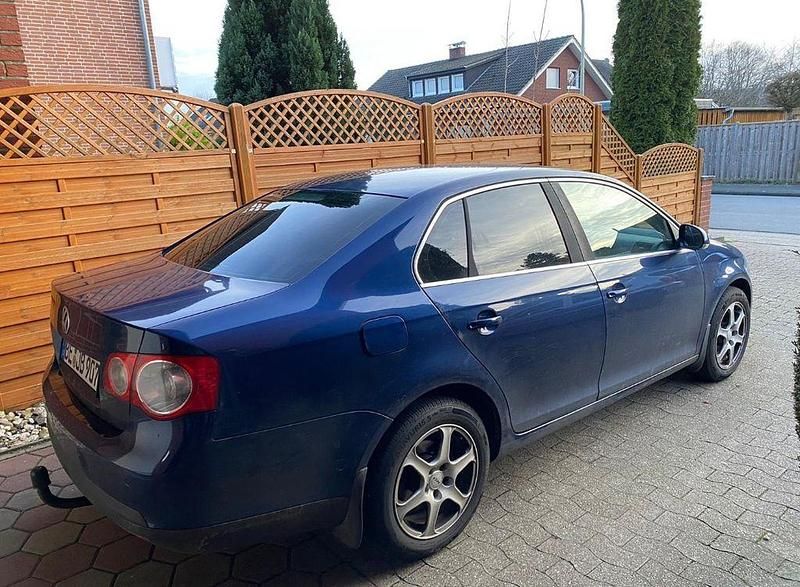 Gebraucht VW Jetta Comfortline 150 PS (110 kW) 2007 Blau Limousine