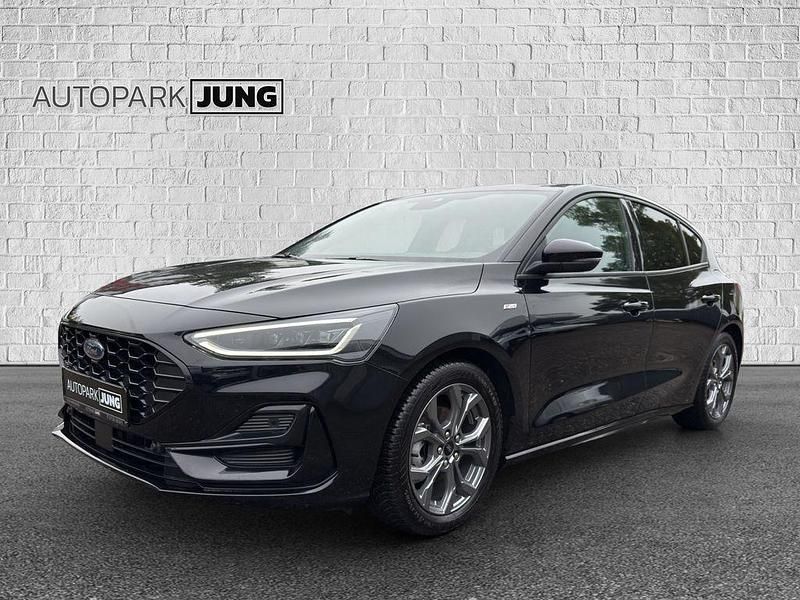 Schwarz Gebraucht 2024 Ford Focus ST-Line X Limousine | 23.990 € (Fairer Preis) - Bild 1/4