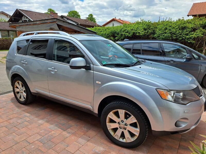 Silber Gebraucht 2009 Mitsubishi Outlander Intense SUV | 4.990 € (Superpreis) - Bild 1/4