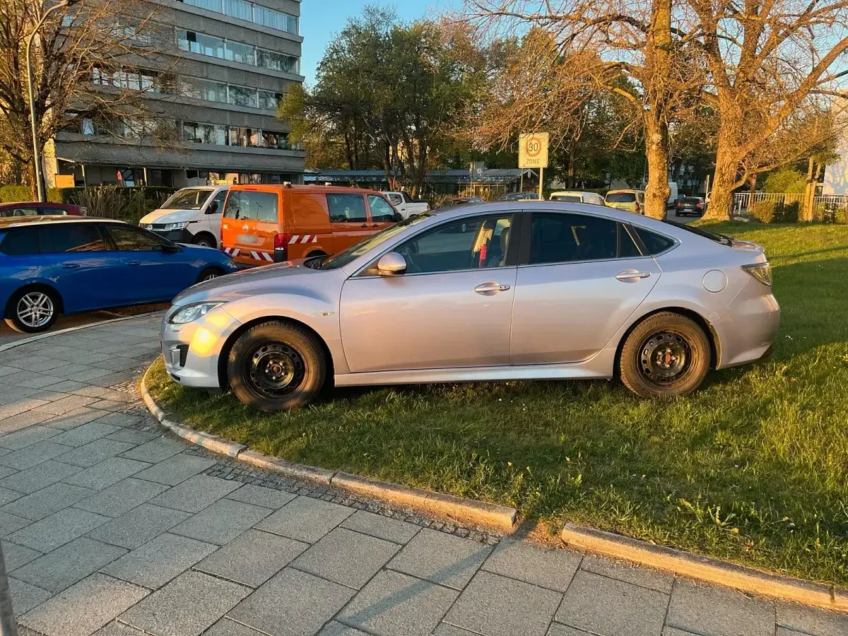 Gebraucht Mazda 6 Inclusive 120 PS (88 kW) 2008 Silber Kleinwagen