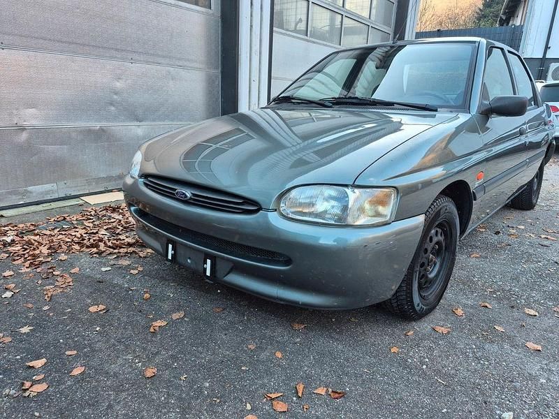 Grau Gebraucht 1997 Ford Escort Limousine | 1.290 € (Fairer Preis) - Bild 1/4