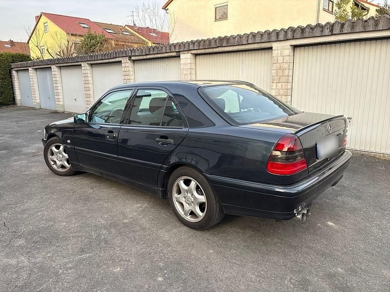 Gebraucht Mercedes C180 122 PS (89 kW) 1999 Schwarz Limousine
