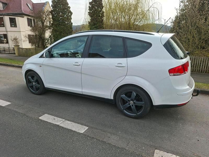 Gebraucht Seat Altea XL 125 PS (91 kW) 2015 Weiß Van / Kleinbus