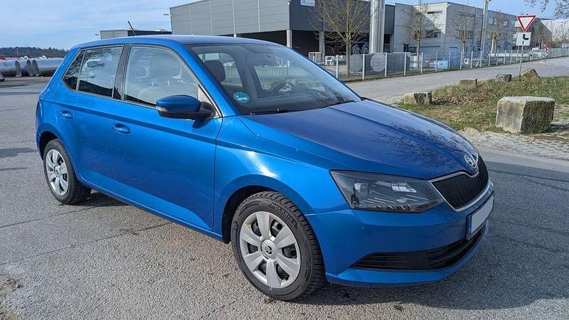 Gebraucht Skoda Fabia Ambition 90 PS (66 kW) 2016 Blau Limousine