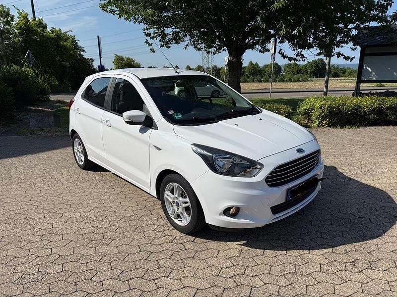 Weiß Gebraucht 2017 Ford Ka Kleinwagen | 6.700 € (Superpreis) - Bild 1/4
