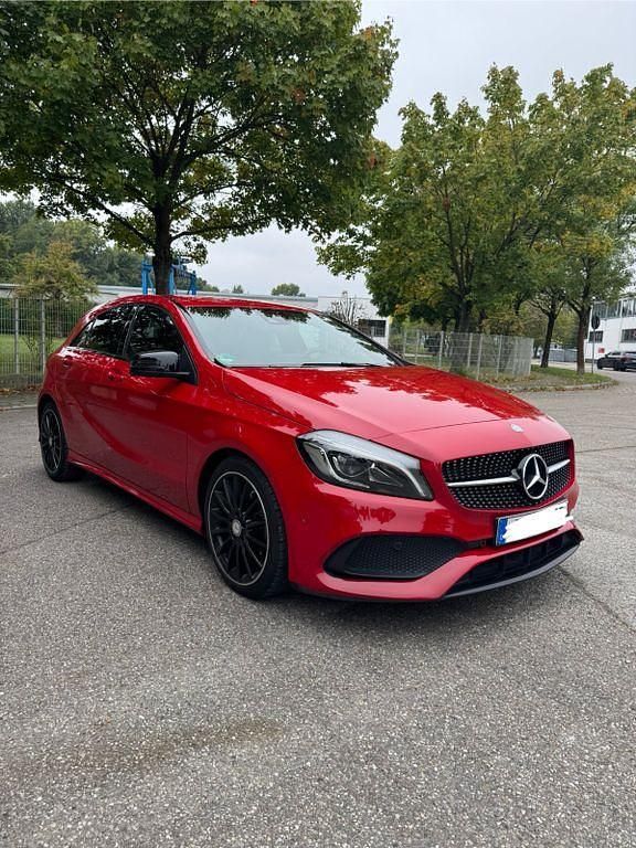 Rot Gebraucht 2016 Mercedes A200 AMG line Limousine | 16.990 € (Fairer Preis) - Bild 1/4