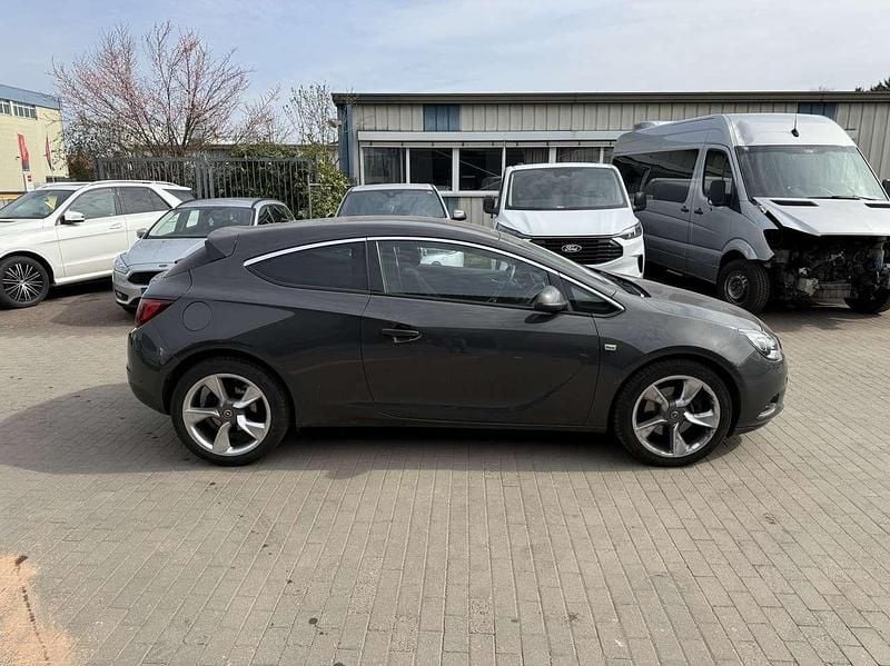 Gebraucht Opel Astra Innovation 140 PS (102 kW) 2012 Plat.anthr./rogrey/0j:silbergr Coupé