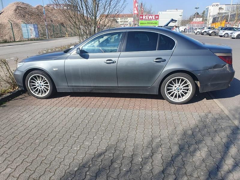 Gebraucht BMW 530 232 PS (170 kW) 2007 Grau Limousine