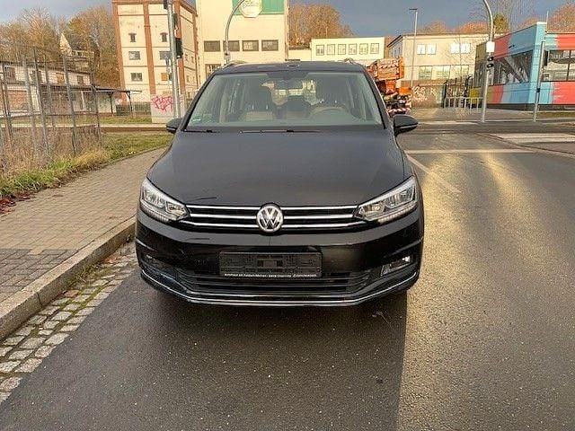 Schwarz Gebraucht 2015 VW Touran Highline Van / Kleinbus | 12.900 € (Superpreis) - Bild 1/4