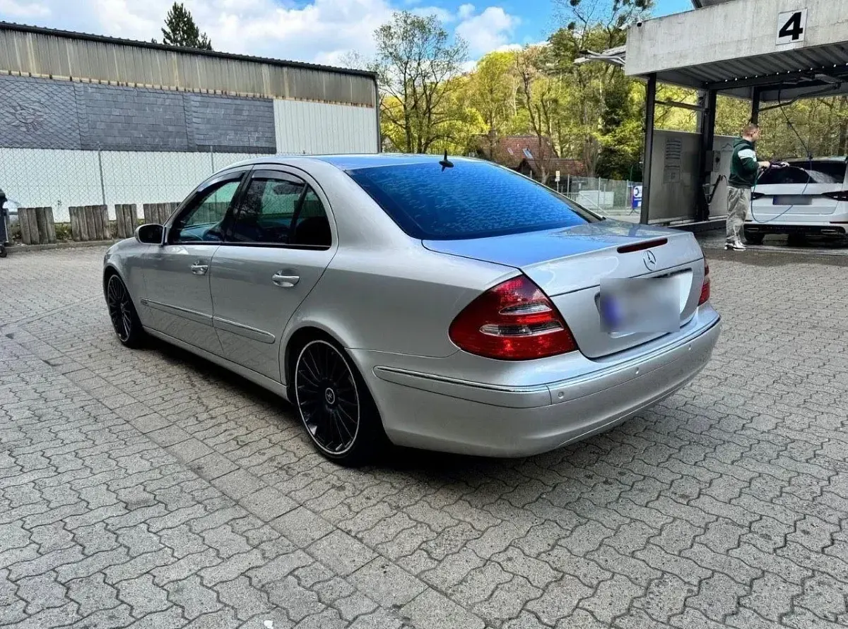 Gebraucht Mercedes E320 224 PS (164 kW) 2004 Silber Limousine