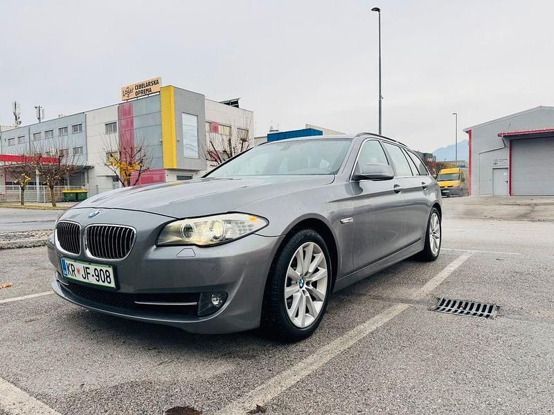 Gebraucht BMW 520 184 PS (135 kW) 2013 Limousine