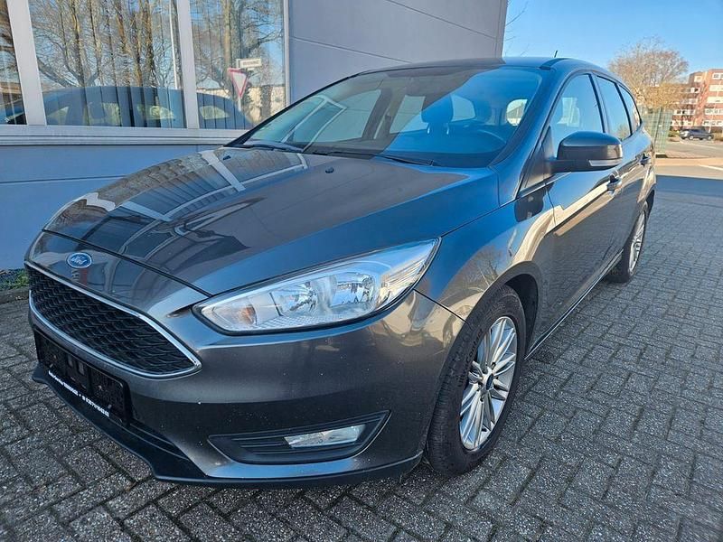 Gebraucht Ford Focus Business Edition 150 PS (110 kW) 2017 Grau Limousine