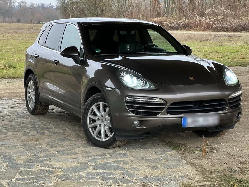 Braun Gebraucht 2012 Porsche Cayenne SUV | 19.999 € (Superpreis) - Bild 1/4