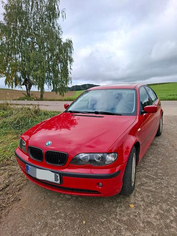 Rot Gebraucht 2003 BMW 316 Limousine | 2.000 € (Fairer Preis) - Bild 1/4