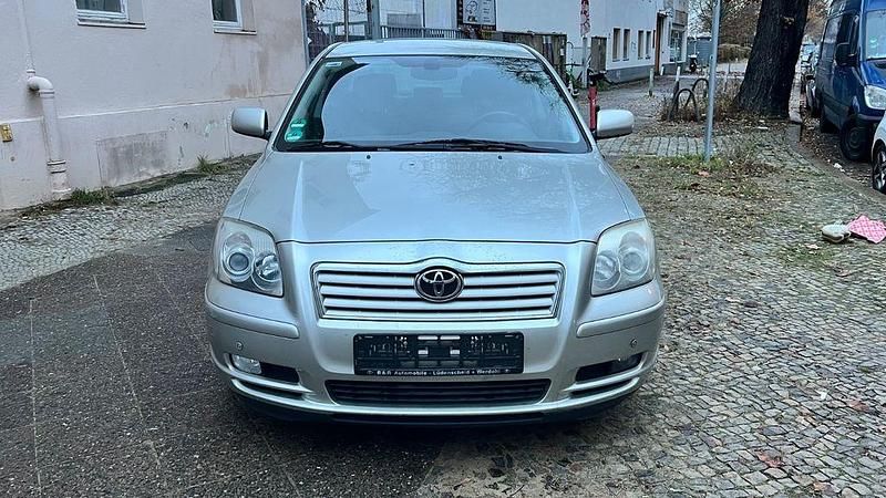 Gebraucht Toyota Avensis Executive 129 PS (94 kW) 2005 Gold Limousine