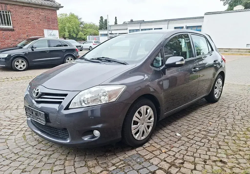 Gebraucht Toyota Auris Edition 99 PS (72 kW) 2011 Grau Kleinwagen
