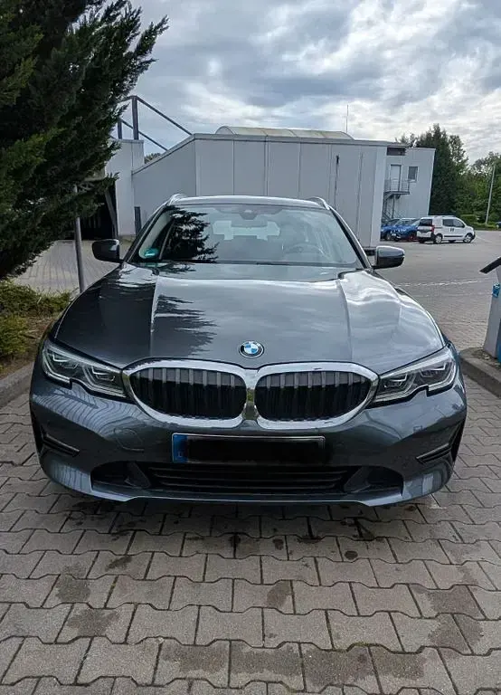 Gebraucht BMW 320 Advantage 190 PS (139 kW) 2020 Grau Kombi