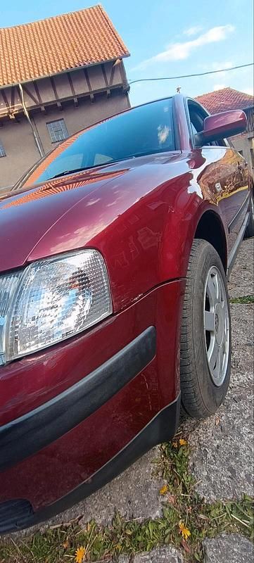 Gebraucht VW Passat 101 PS (74 kW) 1997 Rot Limousine