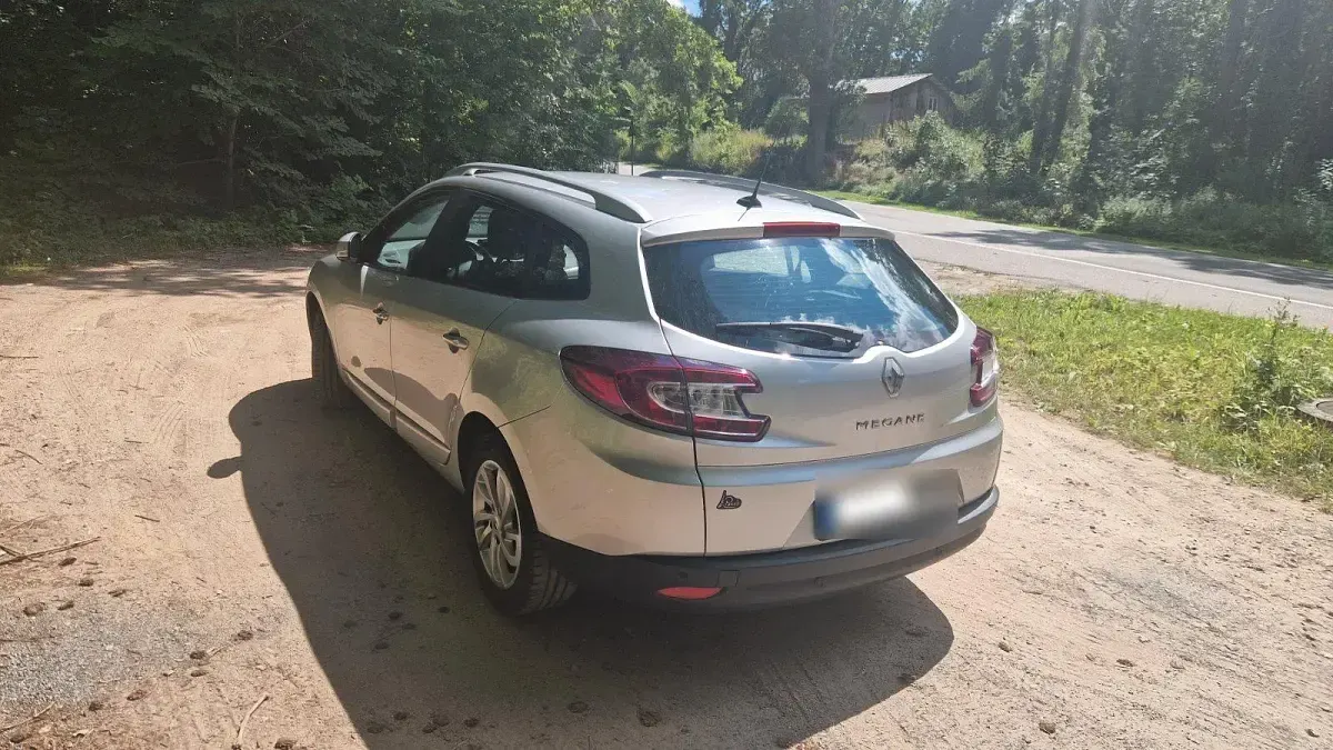 Gebraucht Renault Mégane GrandTour Initiale Paris 110 PS (80 kW) 2013 Silber Kombi