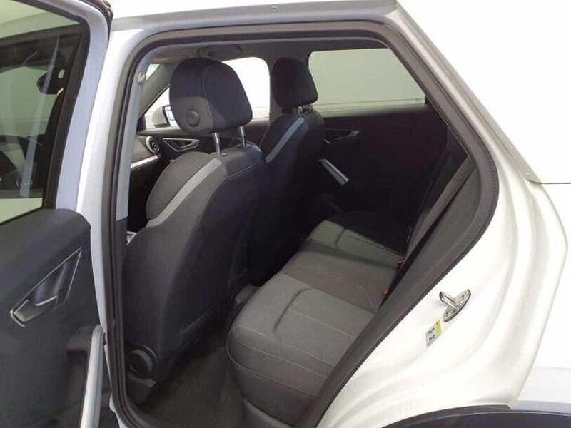 Gebraucht Audi Q2 Ambiente 150 PS (110 kW) 2022 Ibisweiß SUV