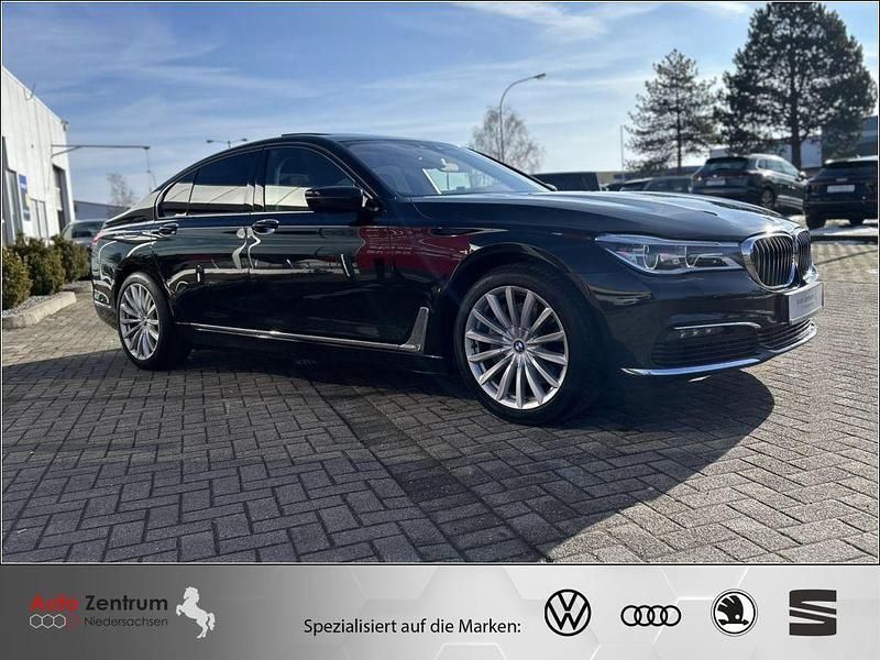 Gebraucht BMW 750 Shadowline 400 PS (294 kW) 2017 Schwarz Limousine