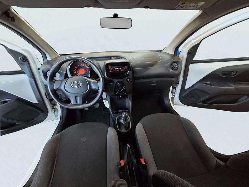 Gebraucht Toyota Aygo 69 PS (50 kW) 2018 Weiß Kleinwagen