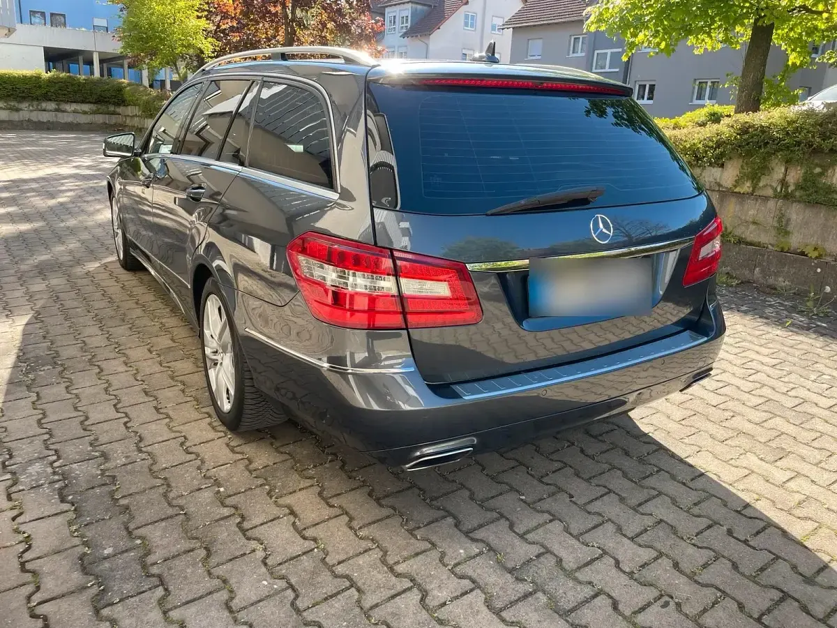 Gebraucht Mercedes E350 265 PS (194 kW) 2012 Grau Kombi