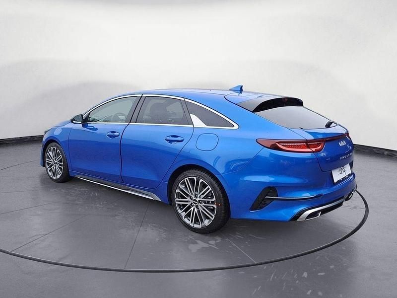 Neu Kia ProCeed GT-Line 140 PS (102 kW) 2025 Blau Limousine