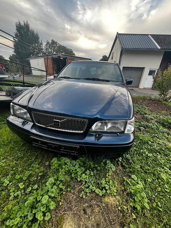 Blau Gebraucht 1998 Volvo V70 Kombi | 1.600 € - Bild 1/4