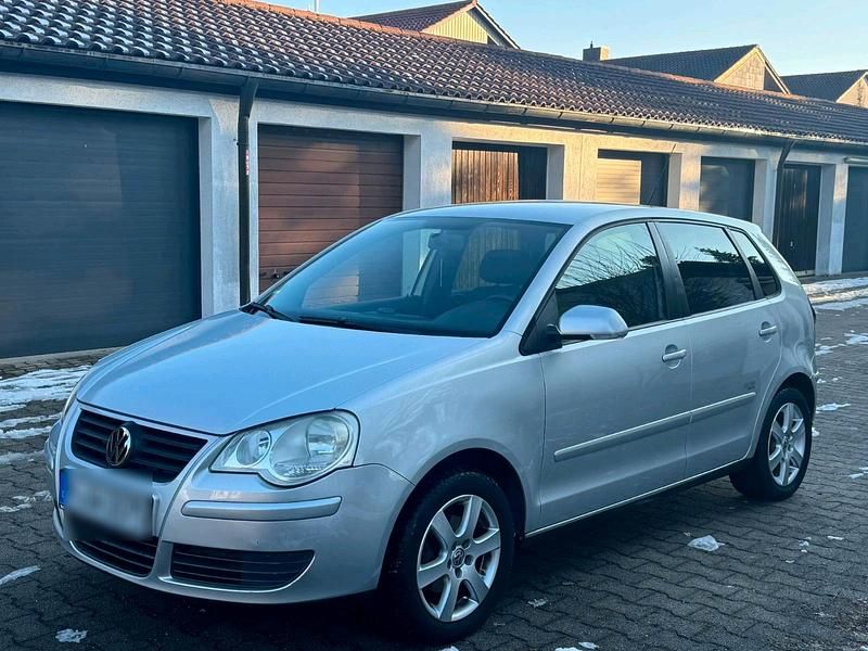 Silber Gebraucht 2009 VW Polo Edition Limousine | 1.900 € (Superpreis) - Bild 1/4