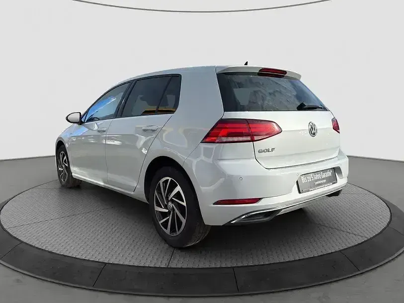 Gebraucht VW Golf VII Join 150 PS (110 kW) 2018 White silver metallic (metallic) Limousine