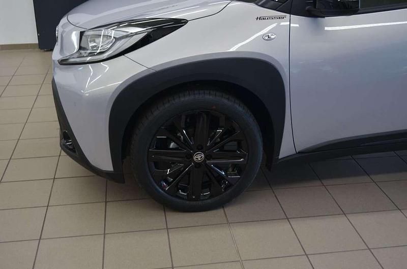 Neu Toyota Aygo X Edition 72 PS (52 kW) 2025 Light purple silver/night sky SUV