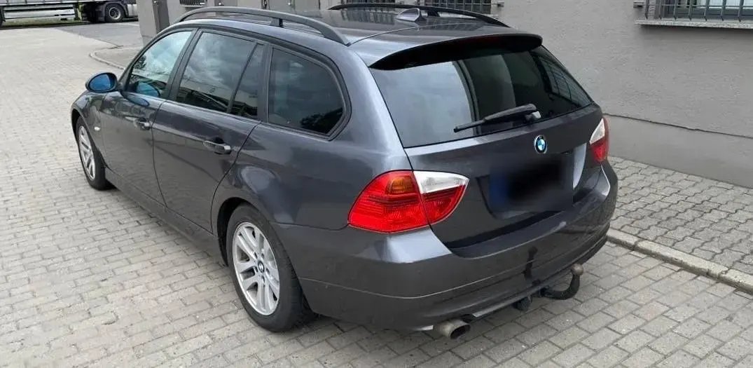 Gebraucht BMW 320 163 PS (119 kW) 2006 Grau Kombi