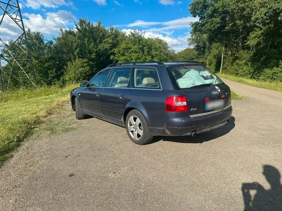 Gebraucht Audi A6 220 PS (161 kW) 2004 Blau Kombi
