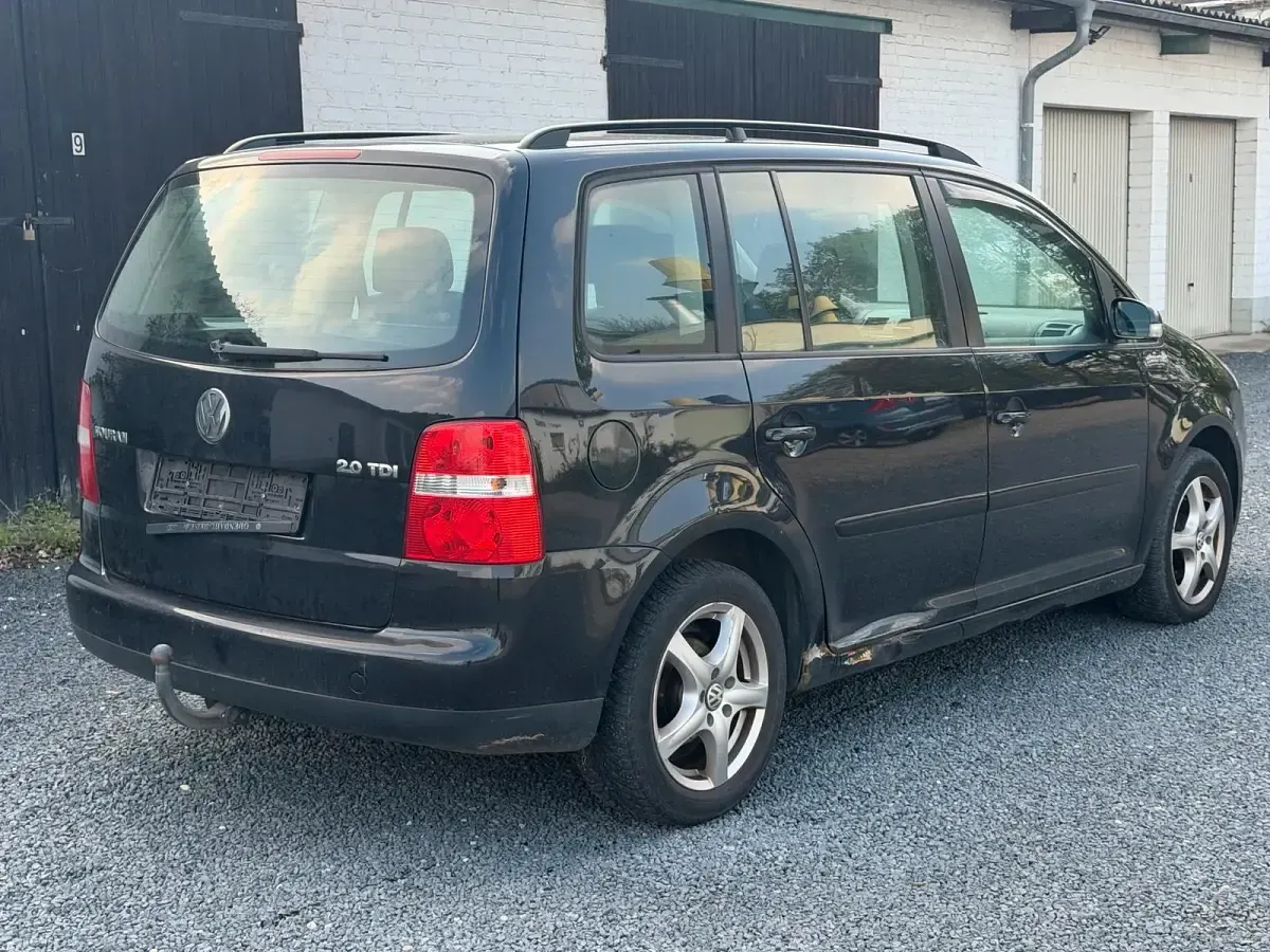 Gebraucht VW Touran 130 PS (95 kW) 2005 Schwarz Van / Kleinbus