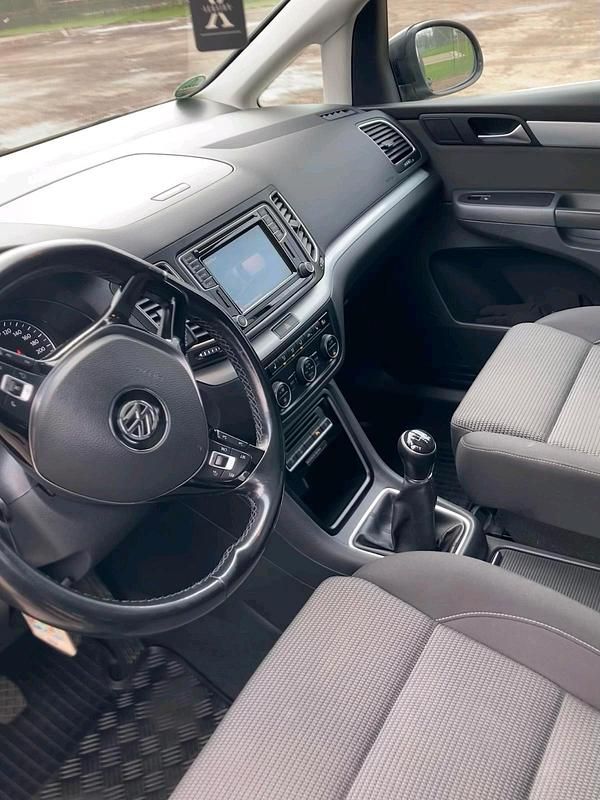 Gebraucht VW Sharan 150 PS (110 kW) 2016 Schwarz Van / Kleinbus
