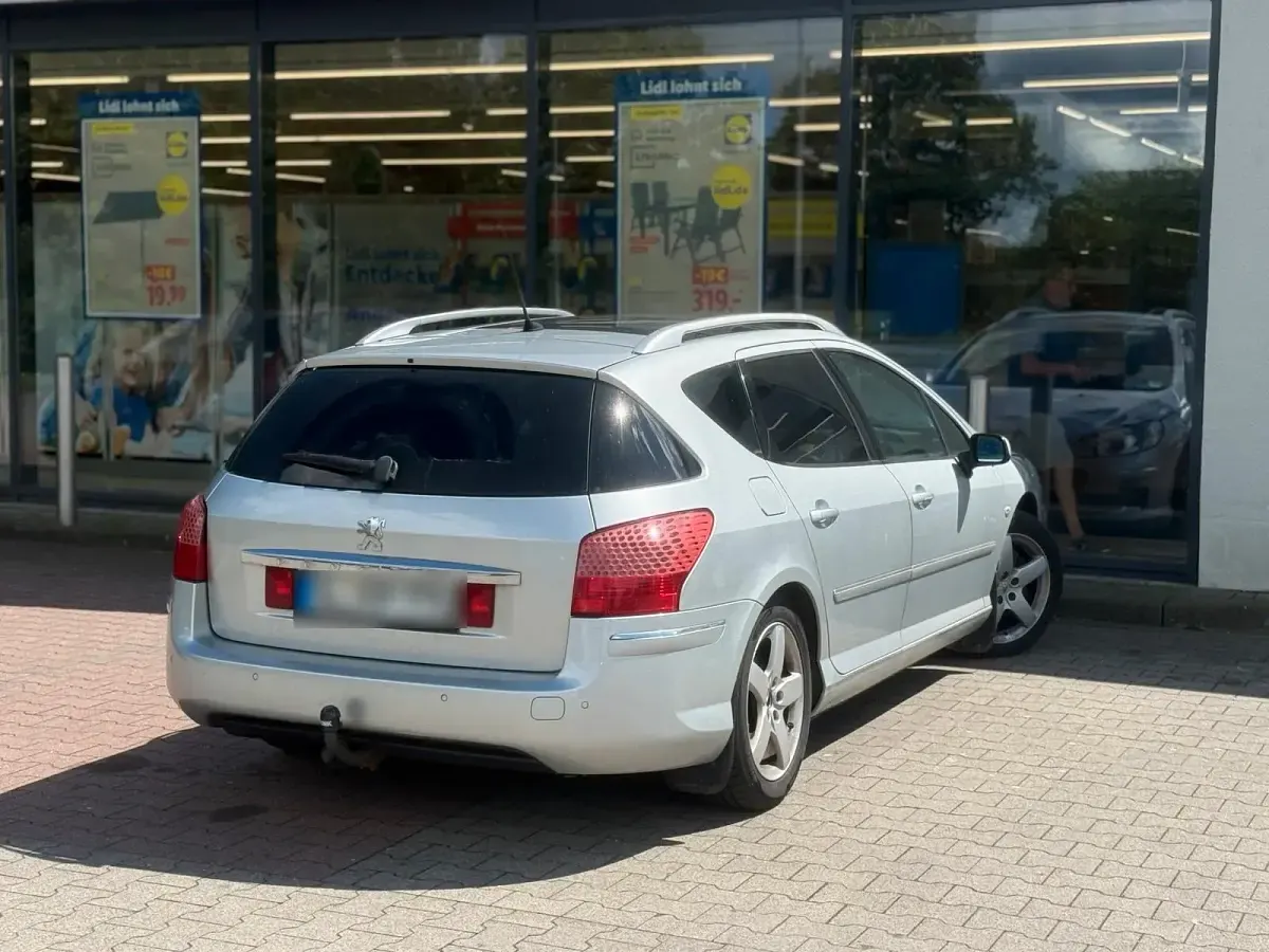 Gebraucht Peugeot 407 149 PS (109 kW) 2009 Grau Kombi