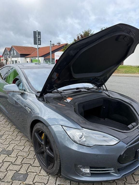 Grau Gebraucht 2014 Tesla Model S Limousine | 16.800 € (Guter Preis) - Bild 1/4