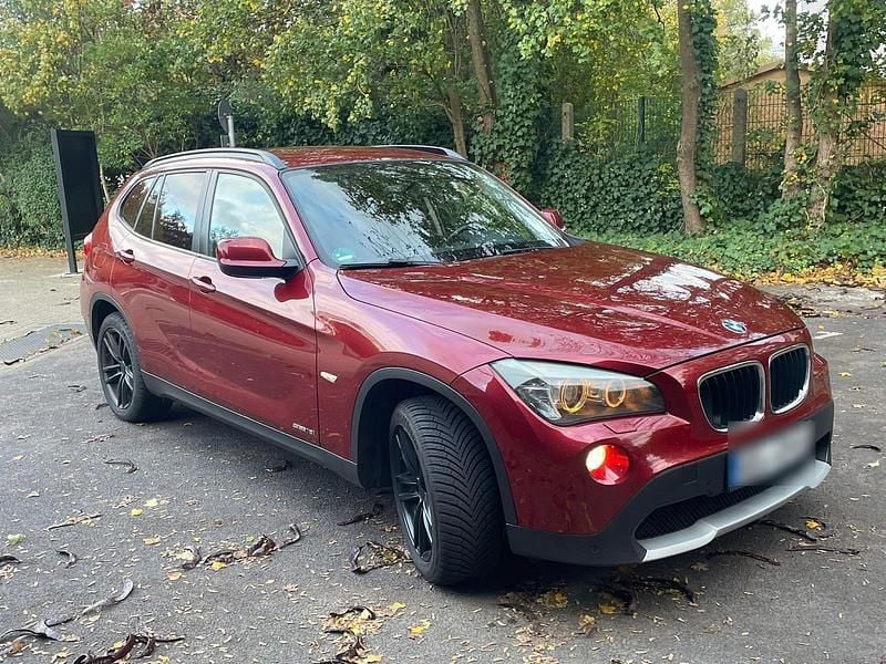 Rot Gebraucht 2010 BMW X1 SUV | 4.399 € (Superpreis) - Bild 1/4