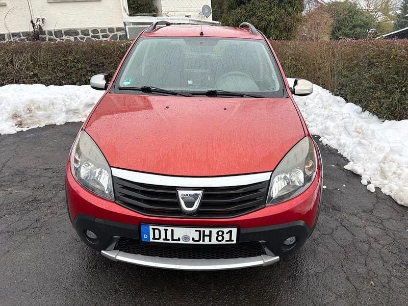 Gebraucht Dacia Sandero Stepway 84 PS (61 kW) 2011 Rot Limousine