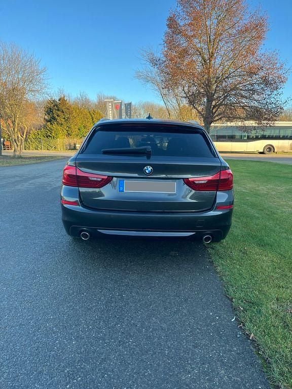 Gebraucht BMW 520 190 PS (139 kW) 2017 Grau Kombi