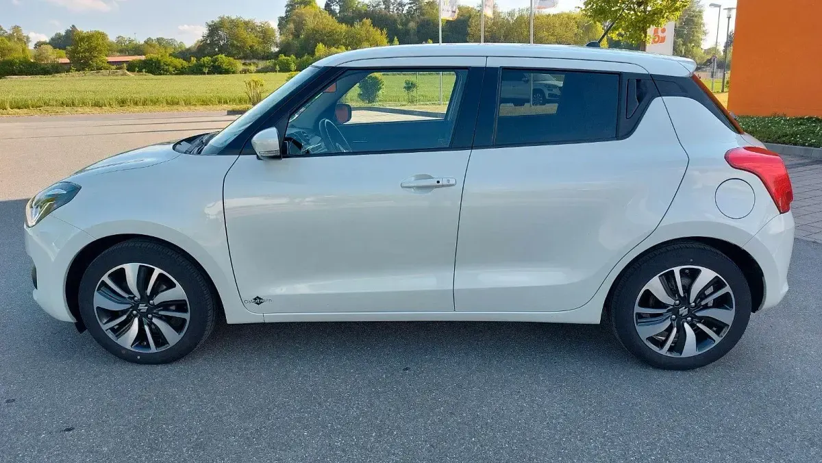 Gebraucht Suzuki Swift Comfort+ 111 PS (81 kW) 2019 Weiß Kleinwagen